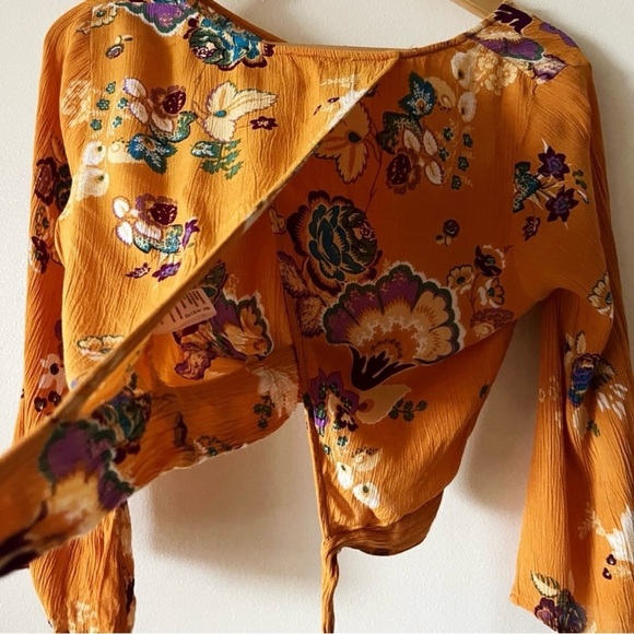 Patrons of Peace Small Bell Sleeve Crop Top Kawaii Western Boho Hippie Festival - Picture 4 of 8